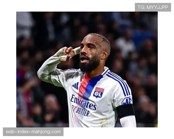 官方确认：里昂队长拉卡泽特手术成功，开始康复进程